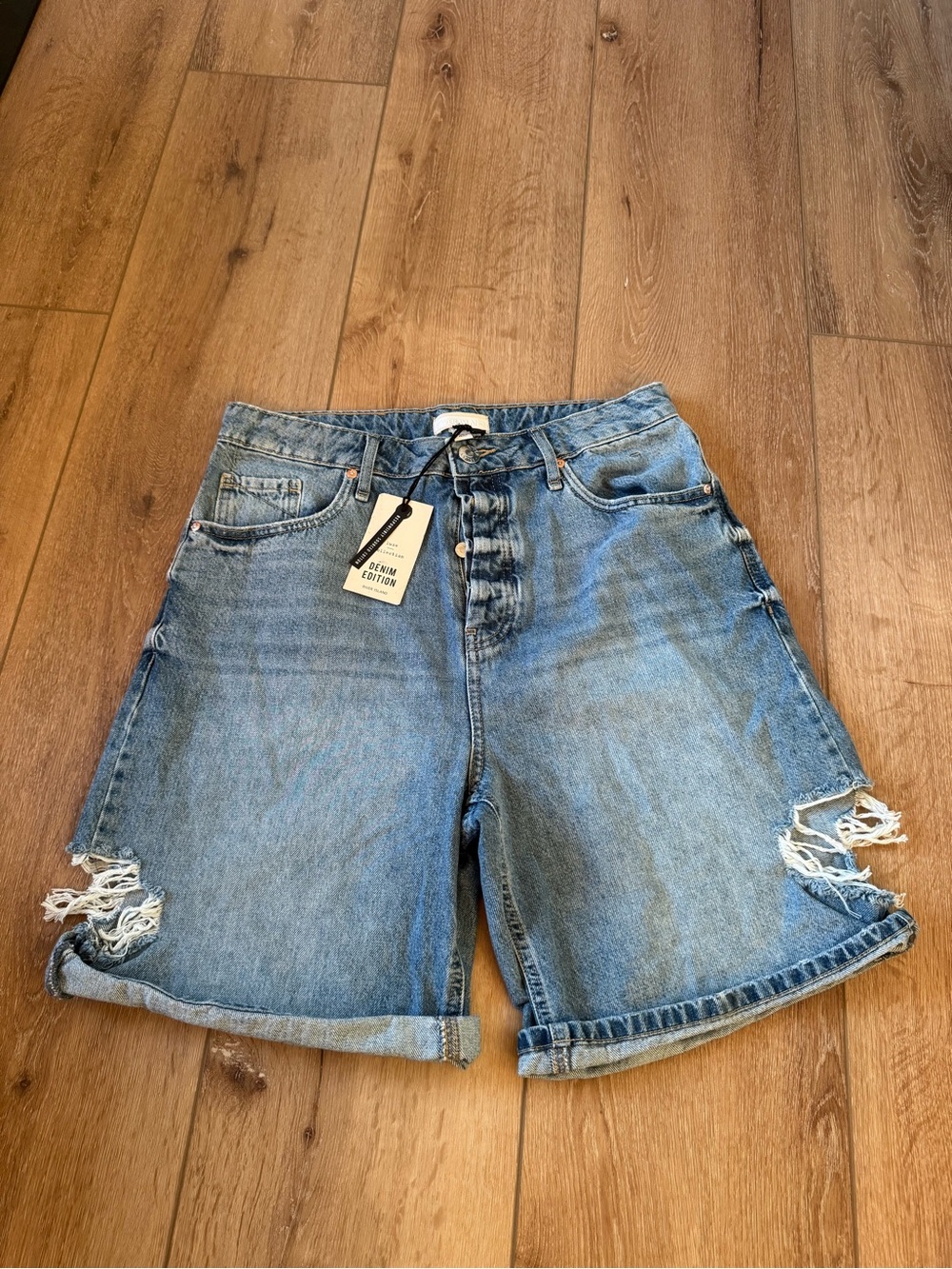 River Island baggy ripped denim bermuda shorts Women’s size 14 - New with Tags